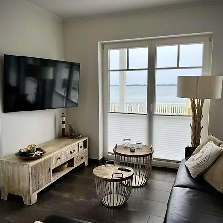 House In With 1 Bedroom *