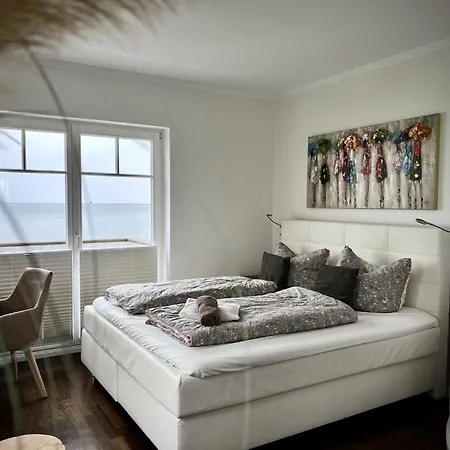 House In With 1 Bedroom *