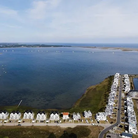 House In With 1 Bedroom